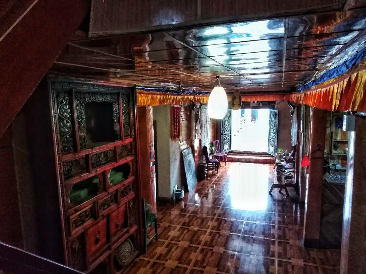 Zishuo Zihua Guest House Daocheng Esterno foto