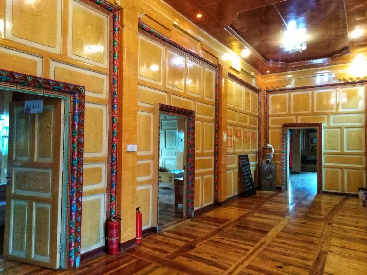 Zishuo Zihua Guest House Daocheng Esterno foto